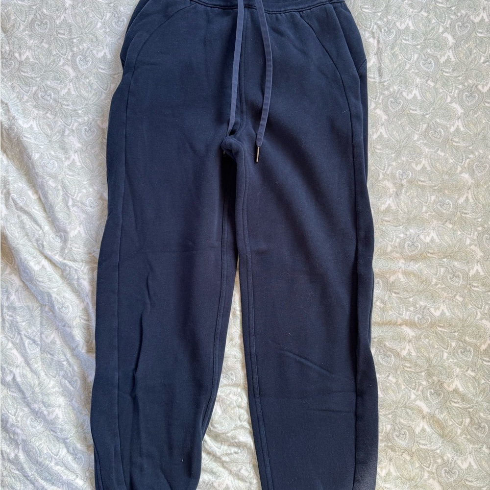 Lululemon size 2 navy Scuba Jogger Pants in GUC
